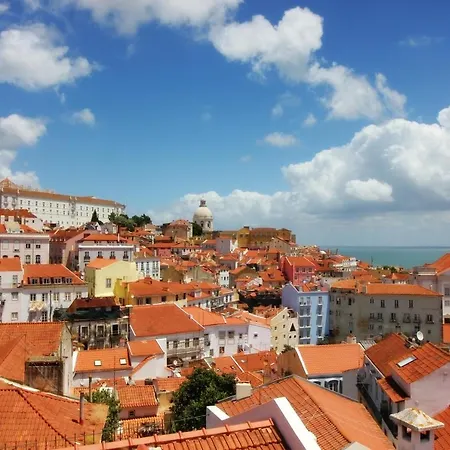 Traditional Apartment With A Terrace, Ac And Fast Internet Lisbon Exterior photo